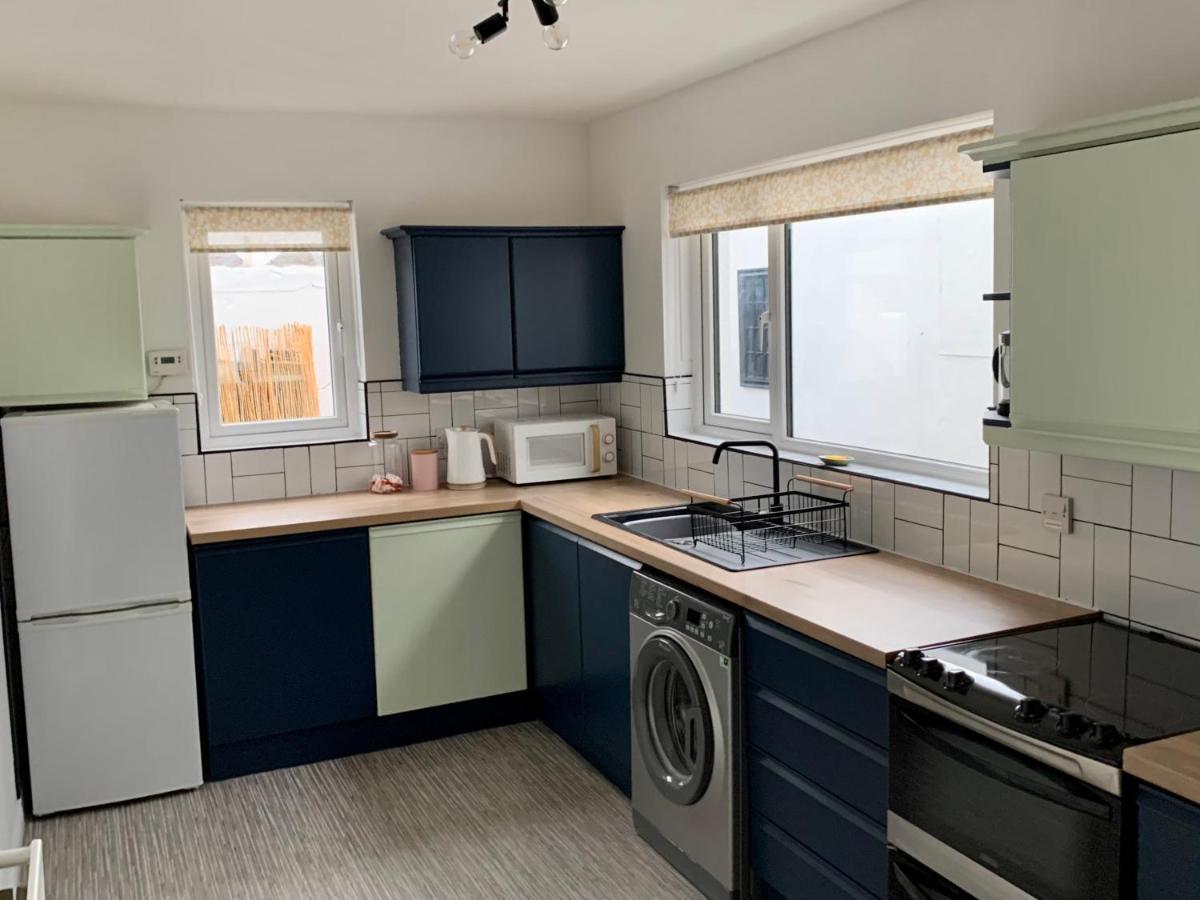 La Brisa-Fully Refurbished, Perfect Local Villa Portrush Kültér fotó